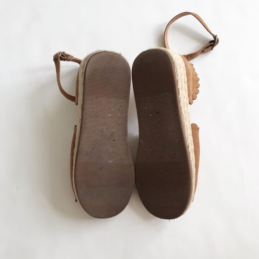 Gapkids tan scalloped open toe espadrilles sandals EUC size 1 youth - Picture 8 of 8